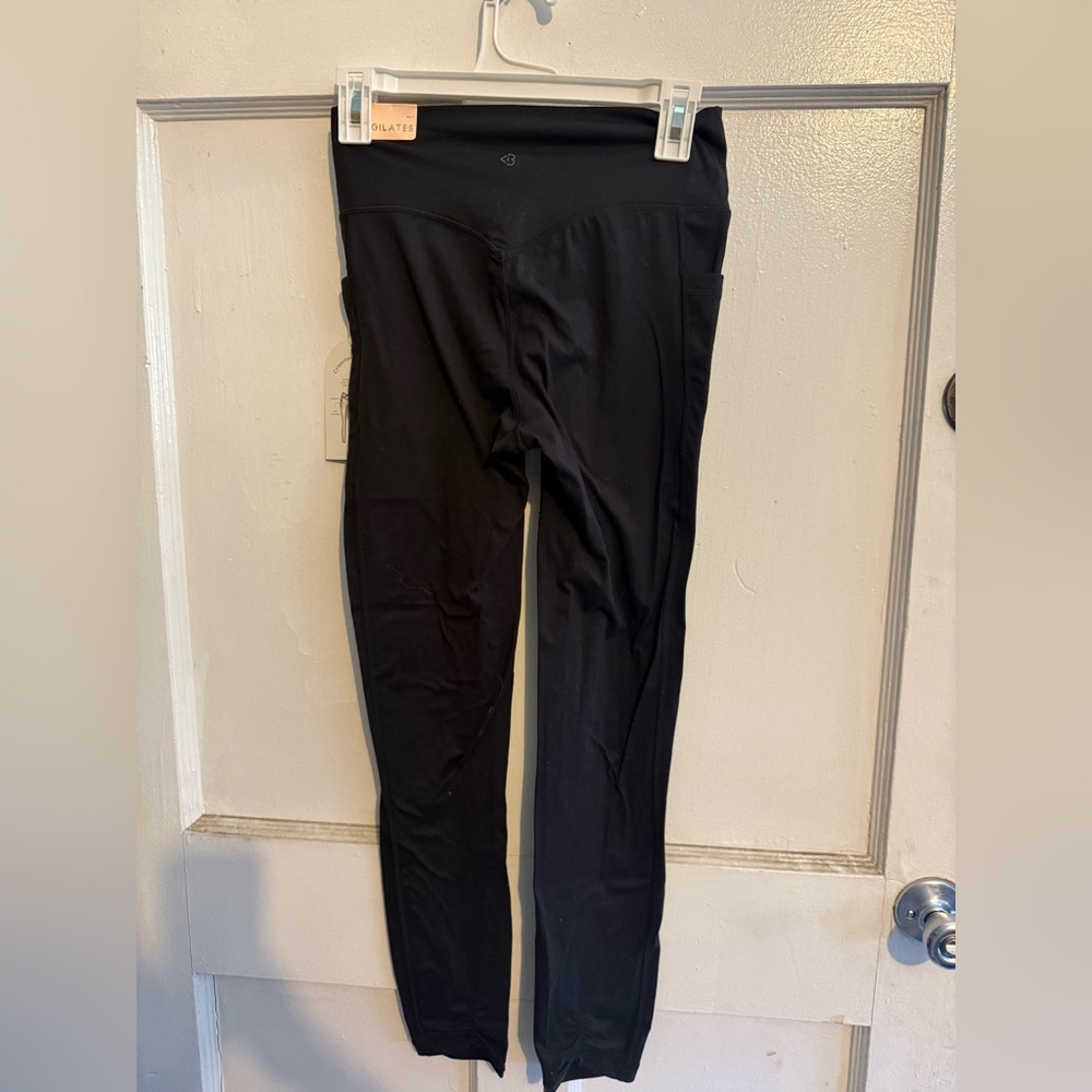 Black High-Waist V-Cut Leggings - Picture 8 of 10